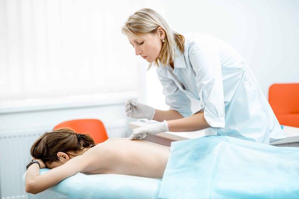 Quelle formation pour les professionnels de la santé souhaitant se spécialiser en acupuncture?